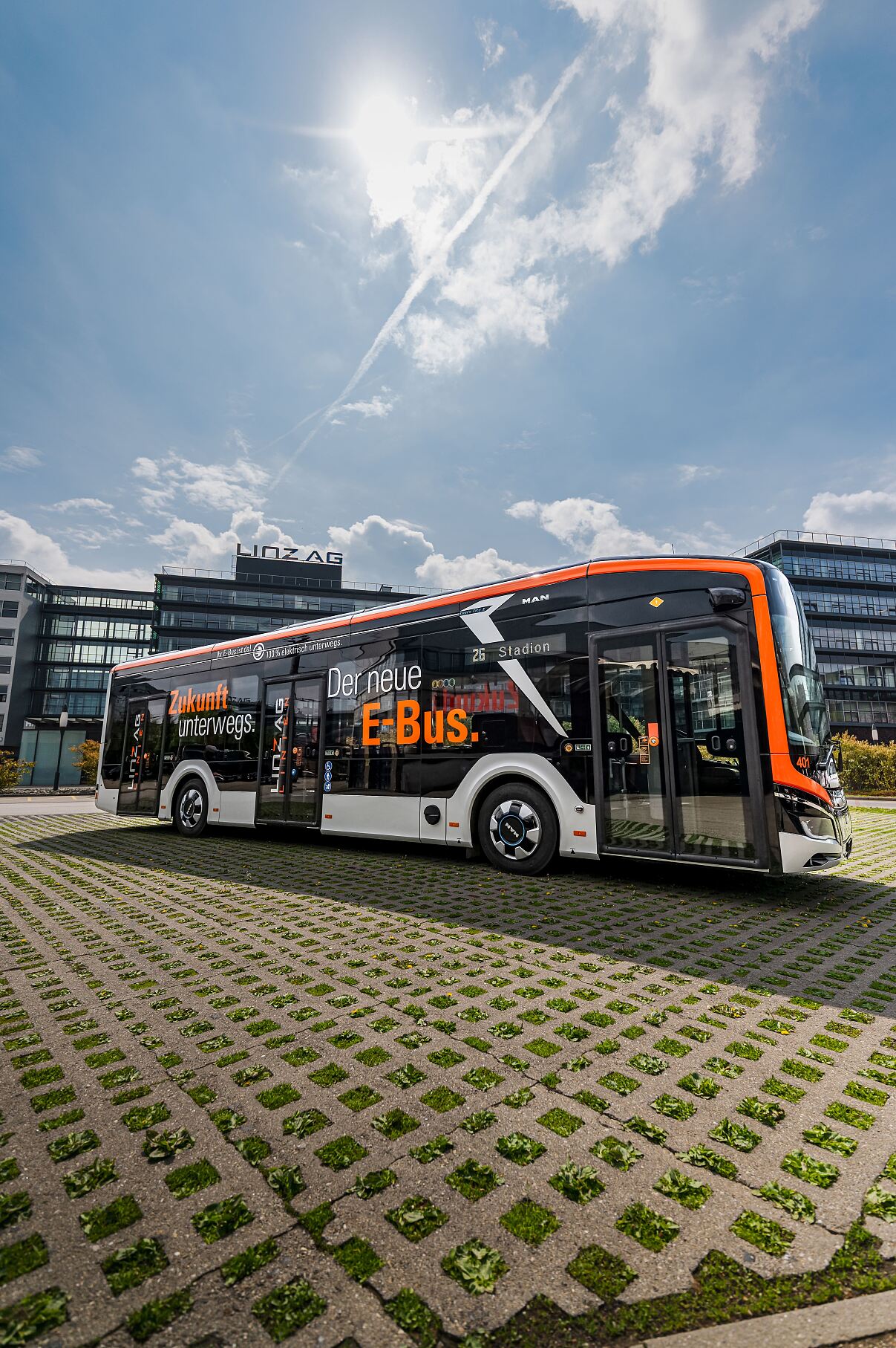 neuer_e-bus_ansicht_hochformat