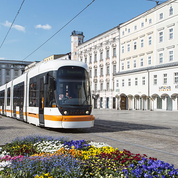 Straßenbahn  am Hauptplatz