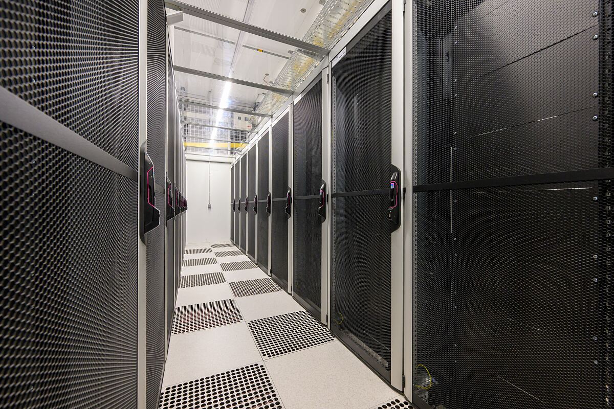 Serverracks mit Kältegang